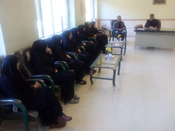 دیدار دانشجویان وکارکنان پردیس  باآقای عسگری مسئول ترویج فرهنگ ایثار وشهادت