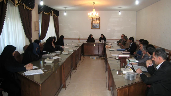 نشست گروه های آموزشی با کارشناسان ابتدایی اداره کل و نواحی  2