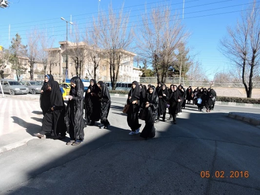 به مناسبت دهه فجر: پیاده روی دانشجو معلمان از پردیس تا بوستان بانوان 4