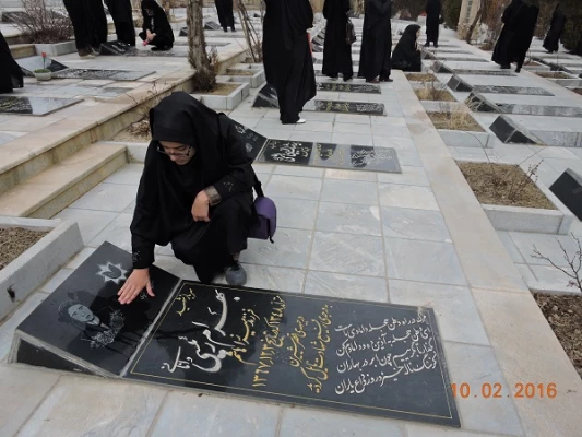 حضور دانشجومعلمان در مهمانی لاله  2