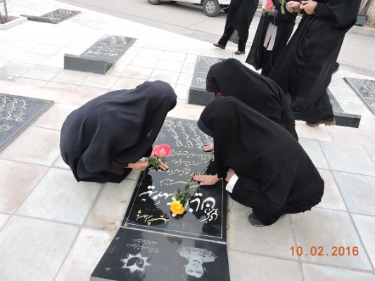 حضور دانشجومعلمان در مهمانی لاله  3