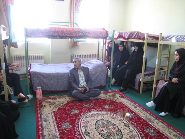 بازدید سرپرست و مسئولین پردیس شهید باهنر شهرکرد از خوابگاه شبانه روزی 5