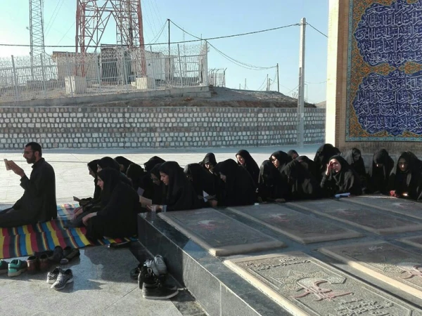 پیاده روی تپه نورالشهدا 2