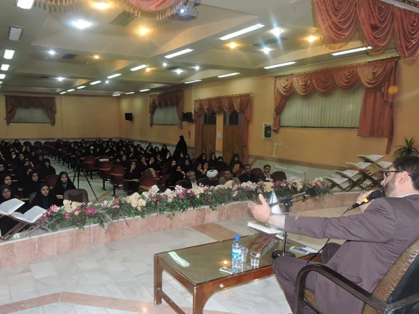 کرسی تلاوت و تدبر در قرآن 6