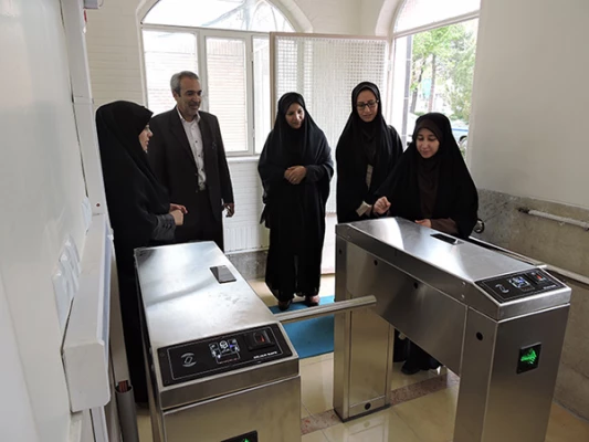 بهره برداری از گیت کنترل تردد پردیس شهید باهنر شهرکرد 2