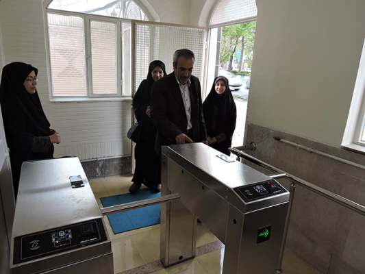 بهره برداری از گیت کنترل تردد پردیس شهید باهنر شهرکرد 3