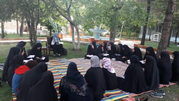 برگزاری جلسه فاطمه شناسی 2