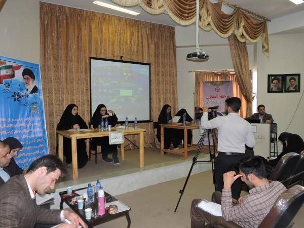 کسب رتبه برتر در مسابقات مناظره 3