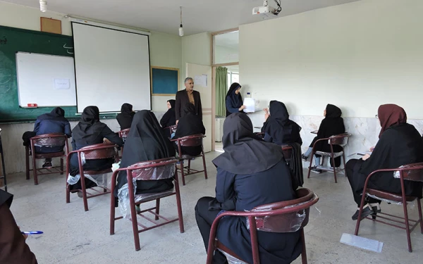 برگزاری امتحانات پایانی نیمسال تحصیلی دوم سال 96-95 3