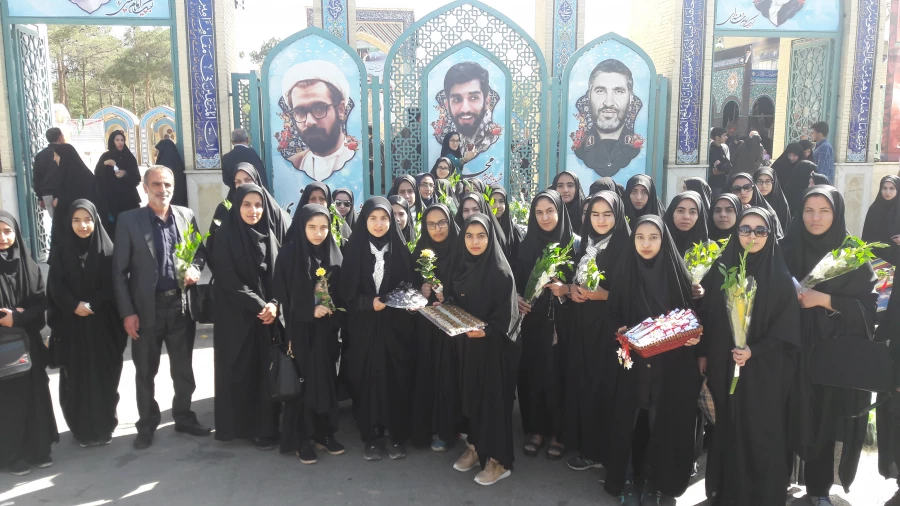 عطر افشانی آرامگاه  سردار بی سر، مدافع حرم  شهید محسن حججی