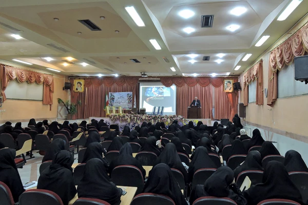 تجلیل از اساتید مؤلف کتاب به مناسبت هفته کتاب وکتاب خوانی 3