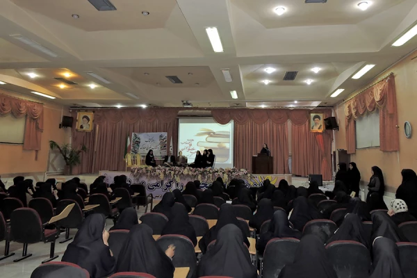 تجلیل از اساتید مؤلف کتاب به مناسبت هفته کتاب وکتاب خوانی 5