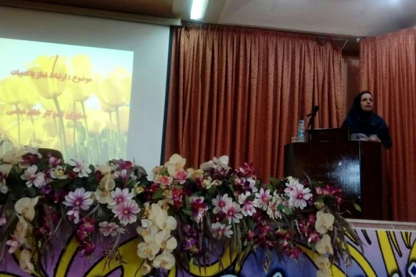 نشست صمیمانه  با موضوع ارتباط نماز و ادبیات 2