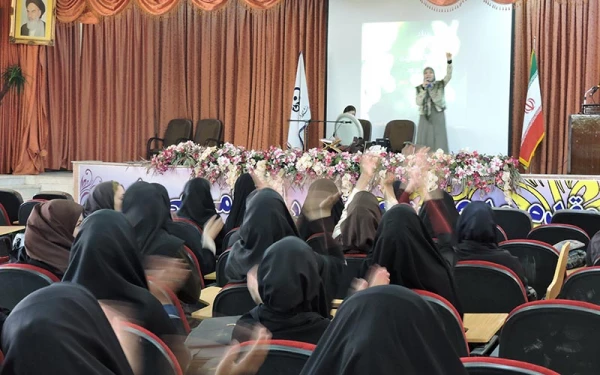 برگزاری جشن به مناسبت بزرگداشت هفته معلم  و میلاد حضرت مهدی«عج» 2