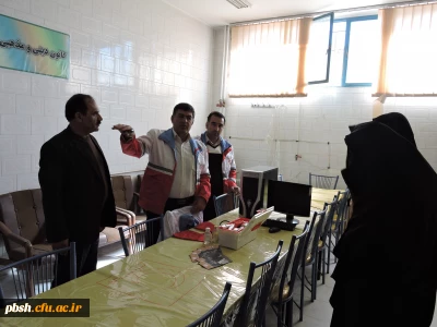بازدید کارشناسان سازمان هلال احمر استان از اتاق کانون هلال احمر پردیس شهید باهنر