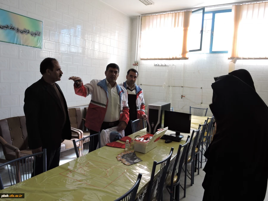 بازدید هلال احمر از اتاق هلال احمر پردیس باهنر