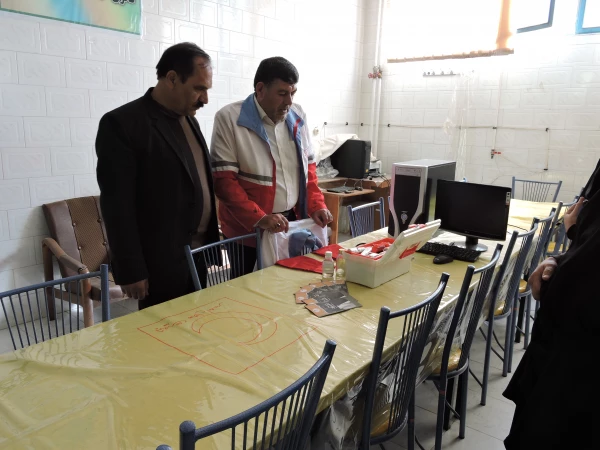 بازدید هلال احمر از اتاق هلال احمر پردیس باهنر