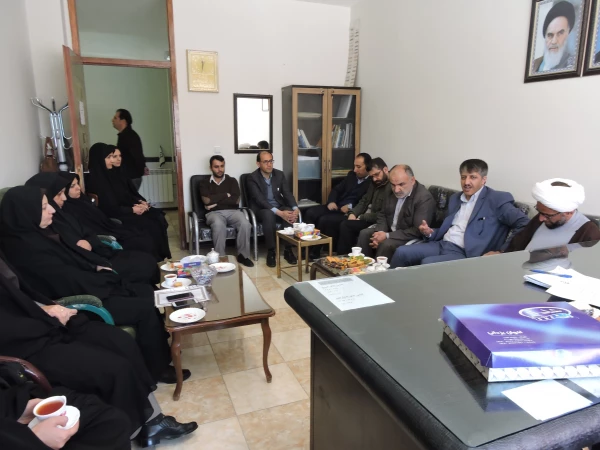 نشست صمیمانه مدیریت امور پردیس های استان و کارکنان پردیس بحر العلوم در پردیس شهید باهنر 4