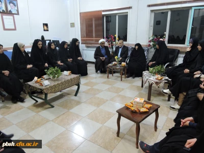 دیدار دانشجومعلمان با خانواده شهیدان مدافع حرم