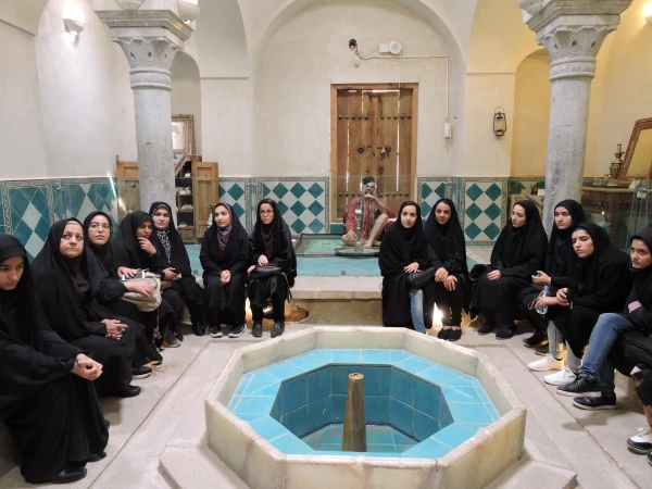 اردوی تفریحی سیاحتی  از قلعه چالشتر