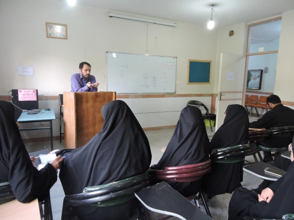 نشست اعضای بسیج دانشجویی پردیس باهنر با مسئول بسیج دانشجویی دانشگاه فرهنگیان 2