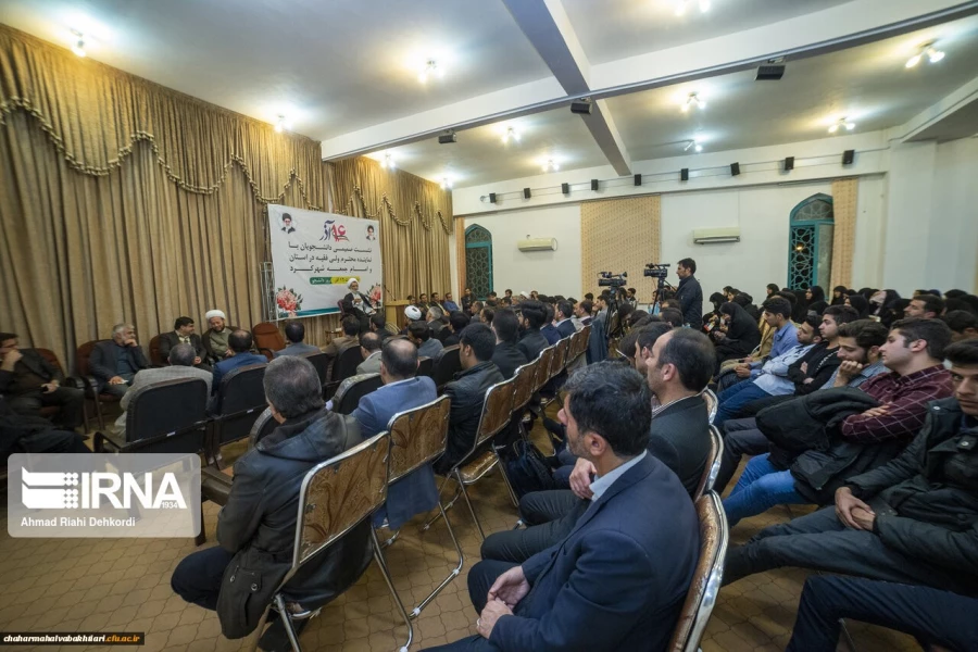 نشست نمایندگان تشکلهای دانشجویی با نماینده ولی فقیه در استان به مناسبت 16 آذر، روز دانشجو