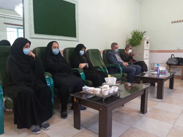 دیدار و گفتگو صمیمانه سرپرست مدیریت امور پردیس های استان با کارکنان پردیس شهید باهنر 2