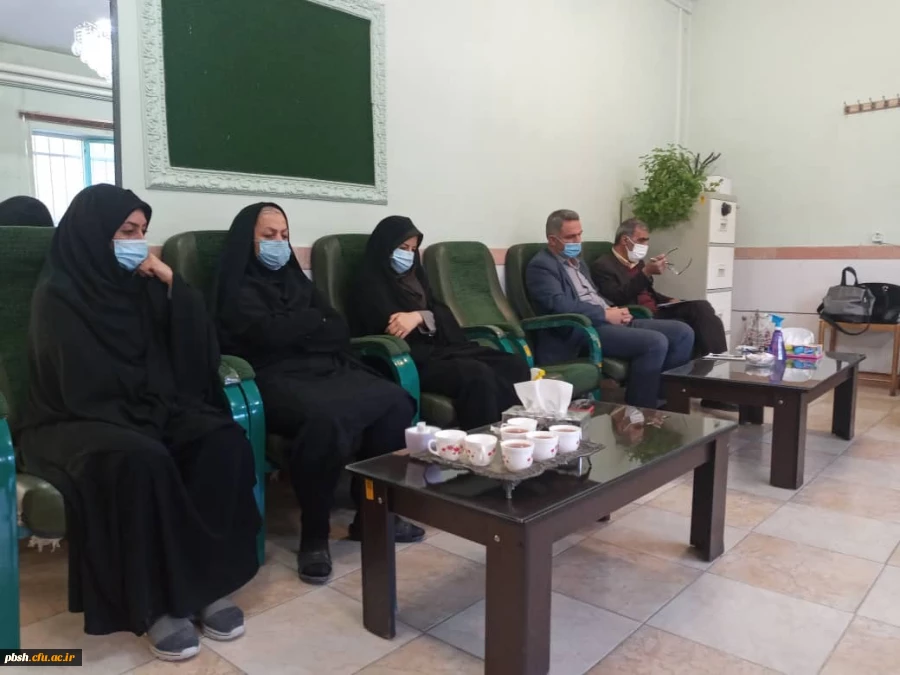 دیدار و گفتگو صمیمانه سرپرست مدیریت امور پردیس های استان با کارکنان پردیس شهید باهنر 2