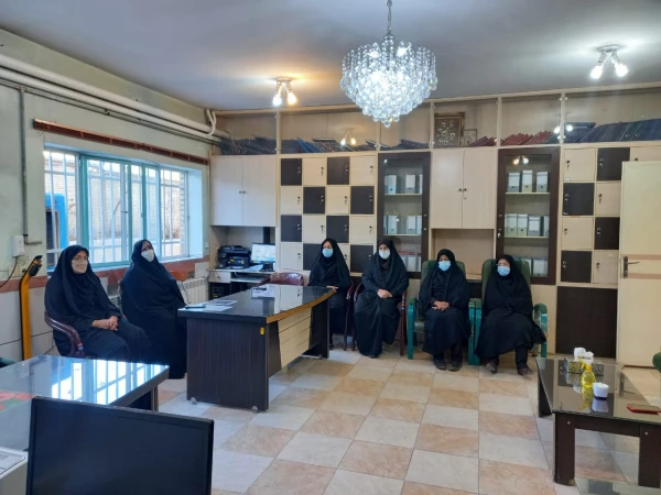 دیدار و گفتگو صمیمانه سرپرست مدیریت امور پردیس های استان با کارکنان پردیس شهید باهنر 4