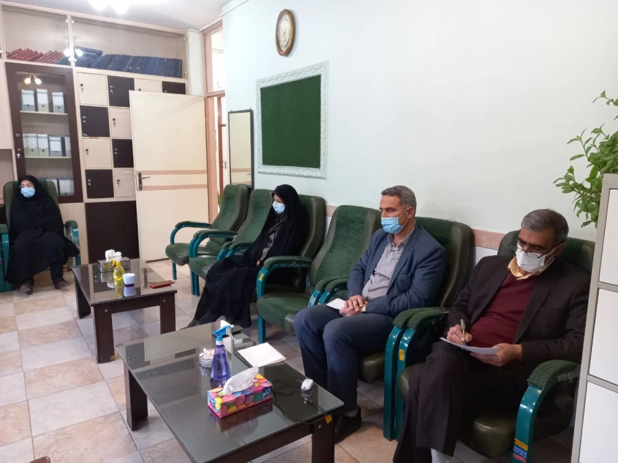 دیدار و گفتگو صمیمانه سرپرست مدیریت امور پردیس های استان با کارکنان پردیس شهید باهنر 3