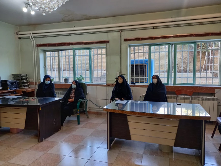 دیدار و گفتگو صمیمانه سرپرست مدیریت امور پردیس های استان با کارکنان پردیس شهید باهنر 5