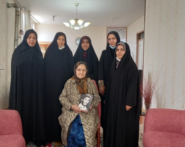 دیدار با مادر و خانواده شهید محمود دادایی 2