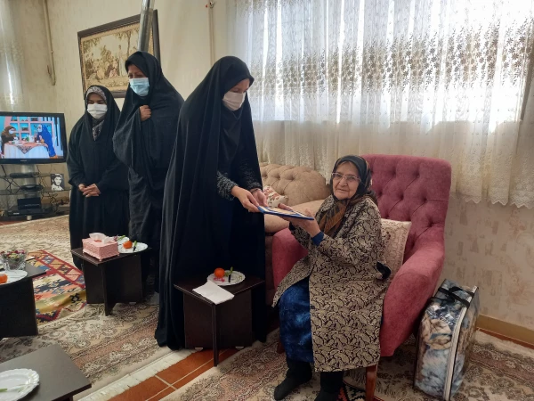 دیدار با مادر و خانواده شهید محمود دادایی 3